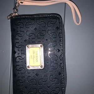 GUESS Wallet
